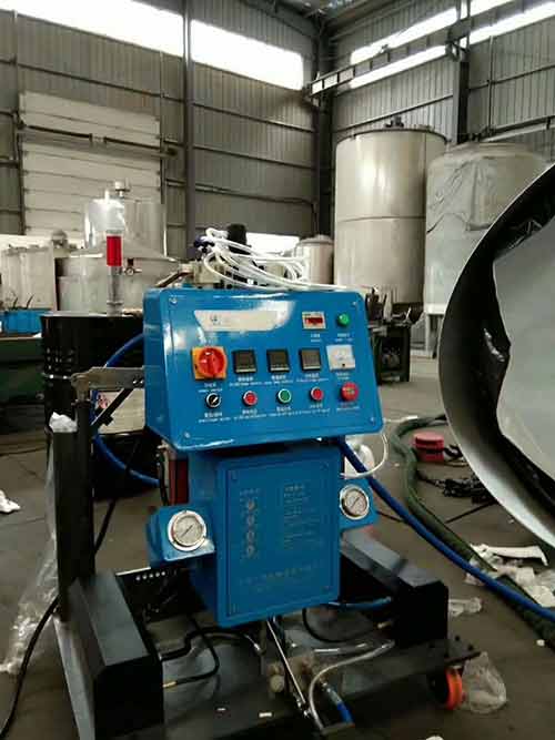 為什么聚氨酯材料適合外墻保溫施工?(圖1) 聚氨酯材料保溫施工設(shè)備